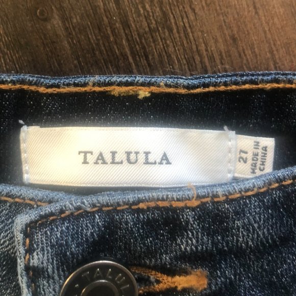 Aritzia Talula Low Rise Dark Wash Denim Shorts - Picture 2 of 2